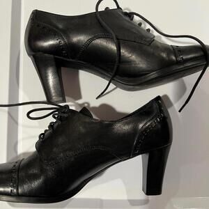 Etienne Aigner - Black Leather Lace-Up Heeled Oxford Shoes - 6.5